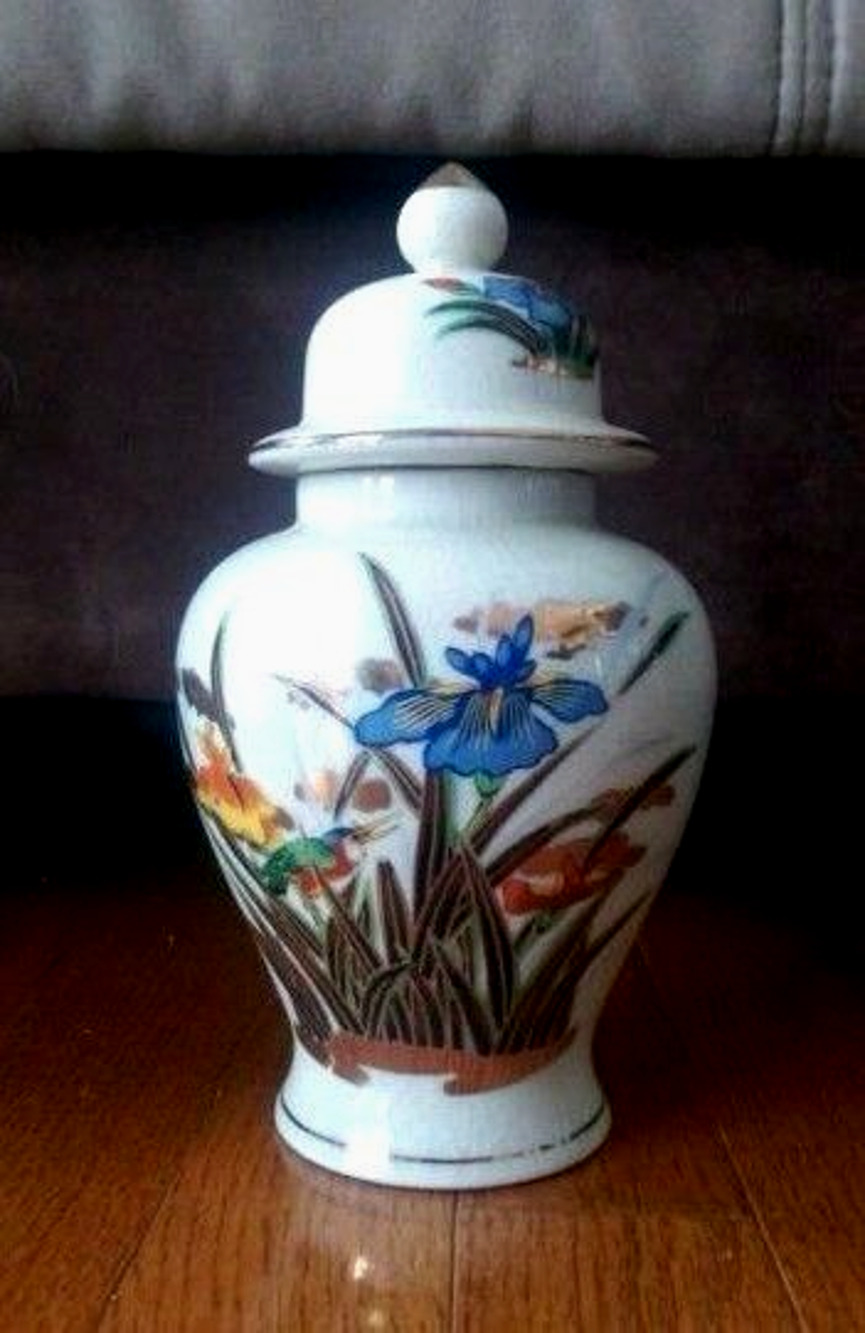 Toya Vase Flower and Bird Jar/Pot/Vase - Made in Japan